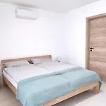 Szandra Apartmanhaz * Gyenesdiás