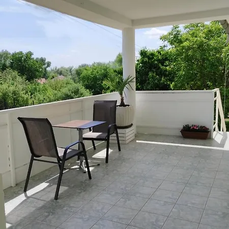 아파트 Szandra Apartmanhaz 기에네스디아스