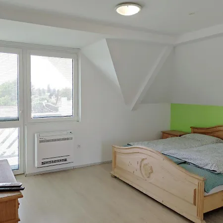 Szandra Apartmanhaz شقة Gyenesdiás