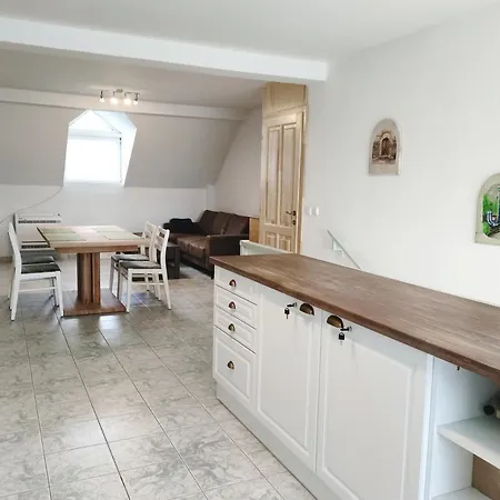 Szandra Apartmanhaz شقة