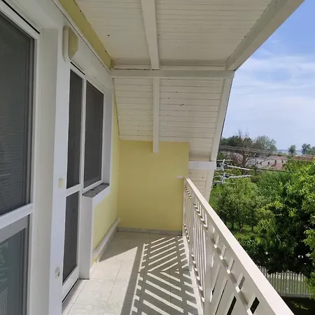 Szandra Apartmanhaz גיינסדיאס