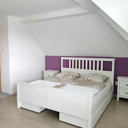 Szandra Apartmanhaz 기에네스디아스