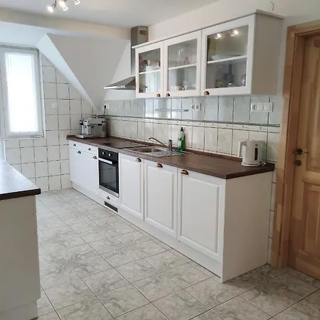 Szandra Apartmanhaz גיינסדיאס