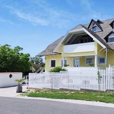 Szandra Apartmanhaz * 기에네스디아스