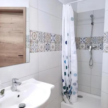 Szandra Apartmanhaz דירה גיינסדיאס