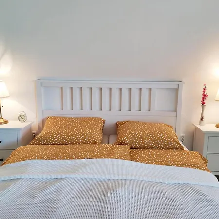 דירה Szandra Apartmanhaz *