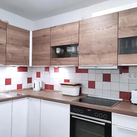 Szandra Apartmanhaz * 기에네스디아스