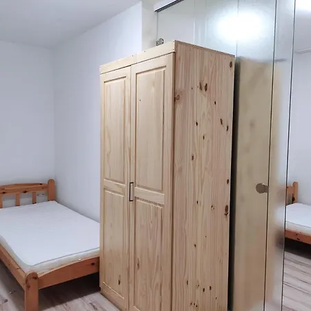 Szandra Apartmanhaz 아파트 *