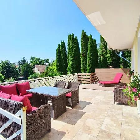 Szandra Apartmanhaz * 기에네스디아스