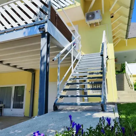 Szandra Apartmanhaz 아파트 기에네스디아스