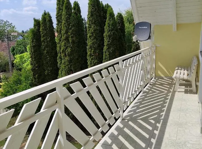 Szandra Apartmanhaz *