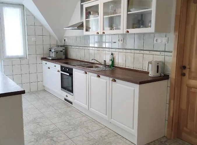 Szandra Apartmanhaz גיינסדיאס