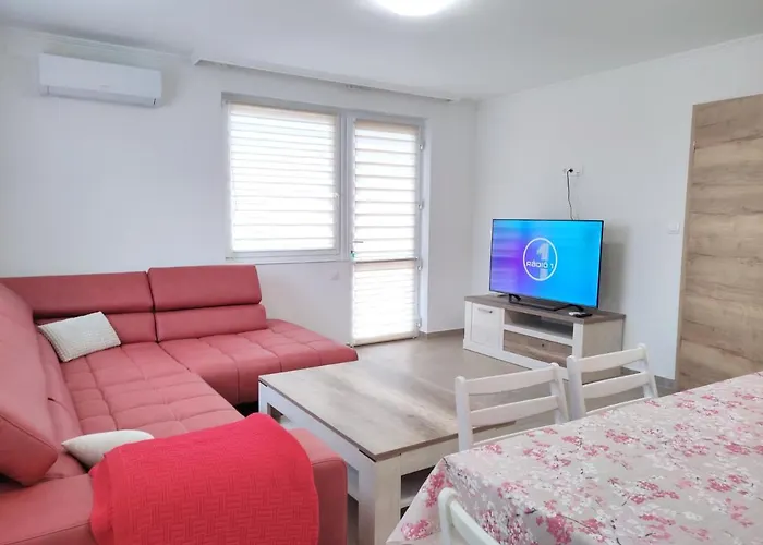 Szandra Apartmanhaz *