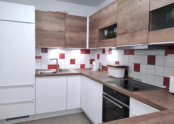 Szandra Apartmanhaz * גיינסדיאס