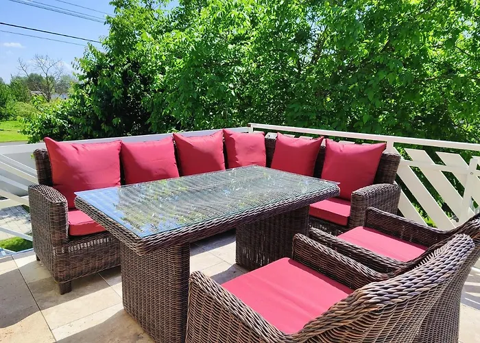 Szandra Apartmanhaz * גיינסדיאס